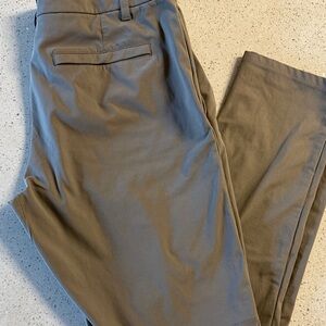 lululemon athletica Men's Khaki Classic fit